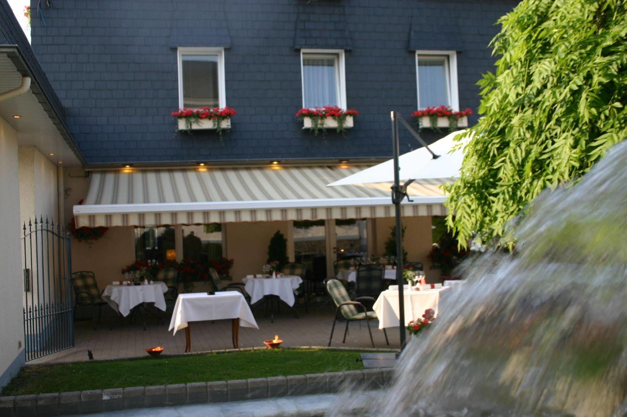 Roannay - Francorchamps Hotel Exterior photo